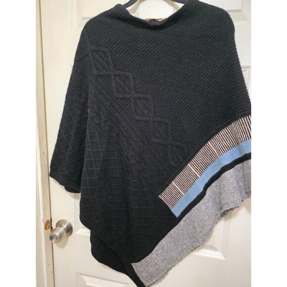 Black Asymmetrical Knit Poncho With Textured Patterns Striped 100% Cashmere - Picture 4 of 12